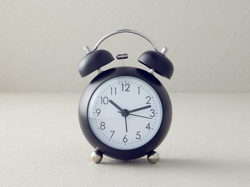 [10040094002] Chelsy table Clock Timeless