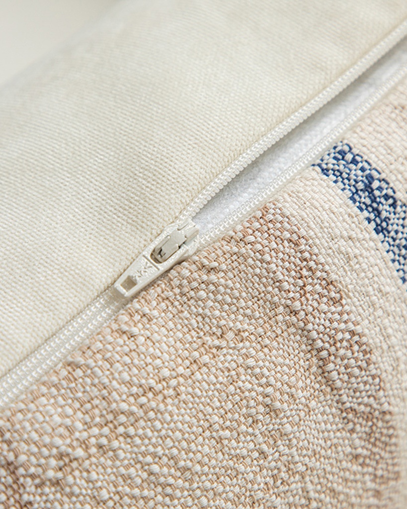Elison Decorative Cushion Aquatic Depth