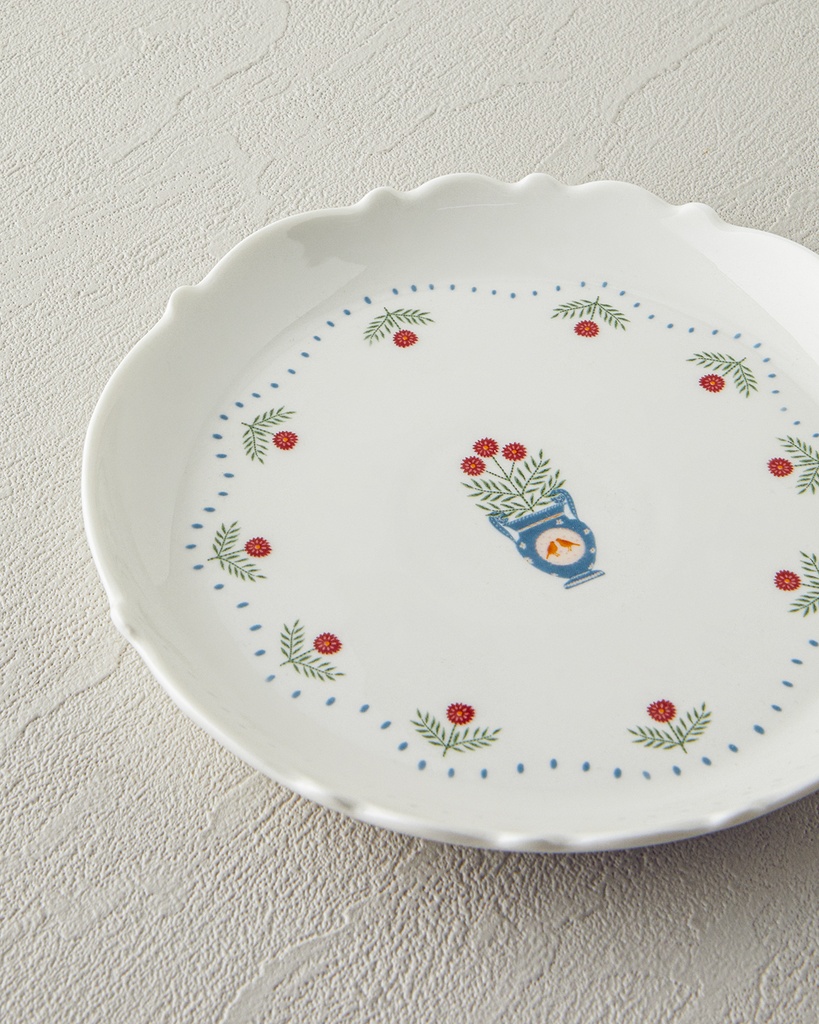 Retro Realm Cake Plate Ornate Retro